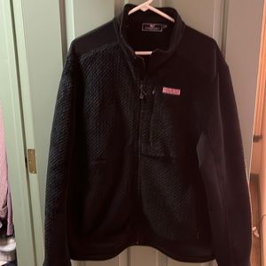 Black Vineyard Vines fleece, size XL.